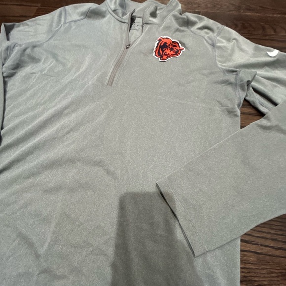 Nike men’s quarter zip, Chicago Bears logo - Picture 2 of 5